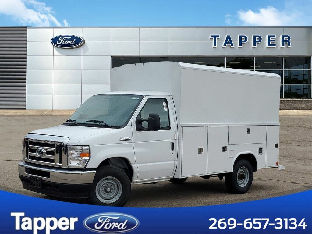 2025 Ford E-Series Chassis E-350 SD Cutaway SB DRW RWD