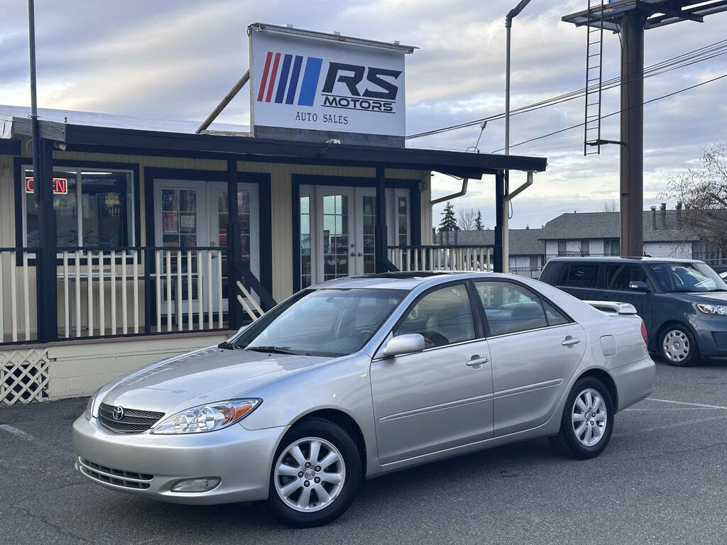 2004 Toyota Camry XLE V6 FWD