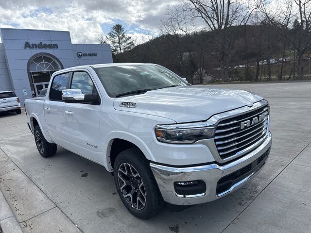 2025 RAM 1500 Laramie Crew Cab 4WD