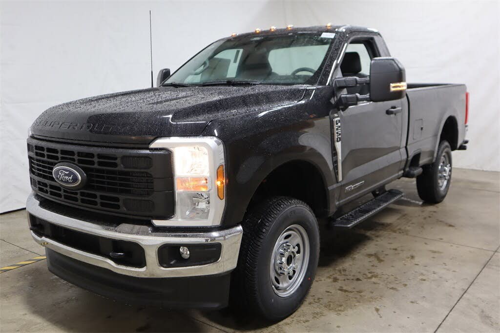 2025 Ford F-250 Super Duty XLT Regular Cab LB 4WD