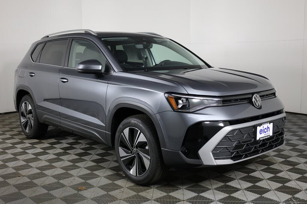 2025 Volkswagen Taos SE 4Motion