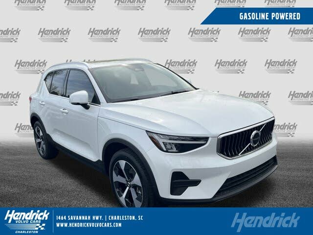 2025 Volvo XC40 B5 Core Bright Theme AWD