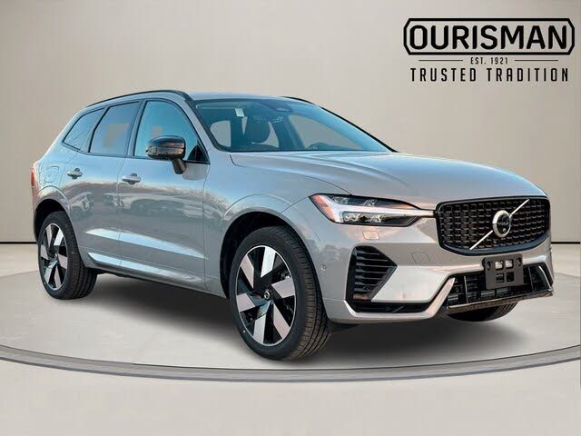 2025 Volvo XC60 Recharge T8 Plus Dark Theme eAWD