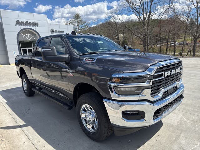 2025 RAM 2500 Tradesman Crew Cab 4WD