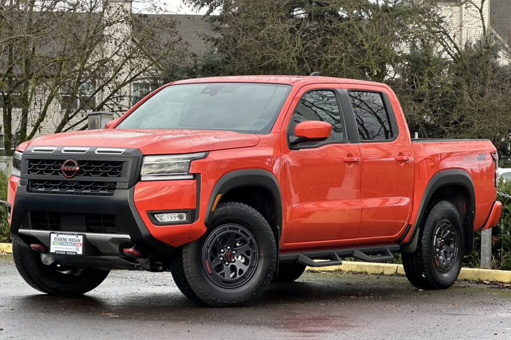 2025 Nissan Frontier PRO-4X Crew Cab 4WD