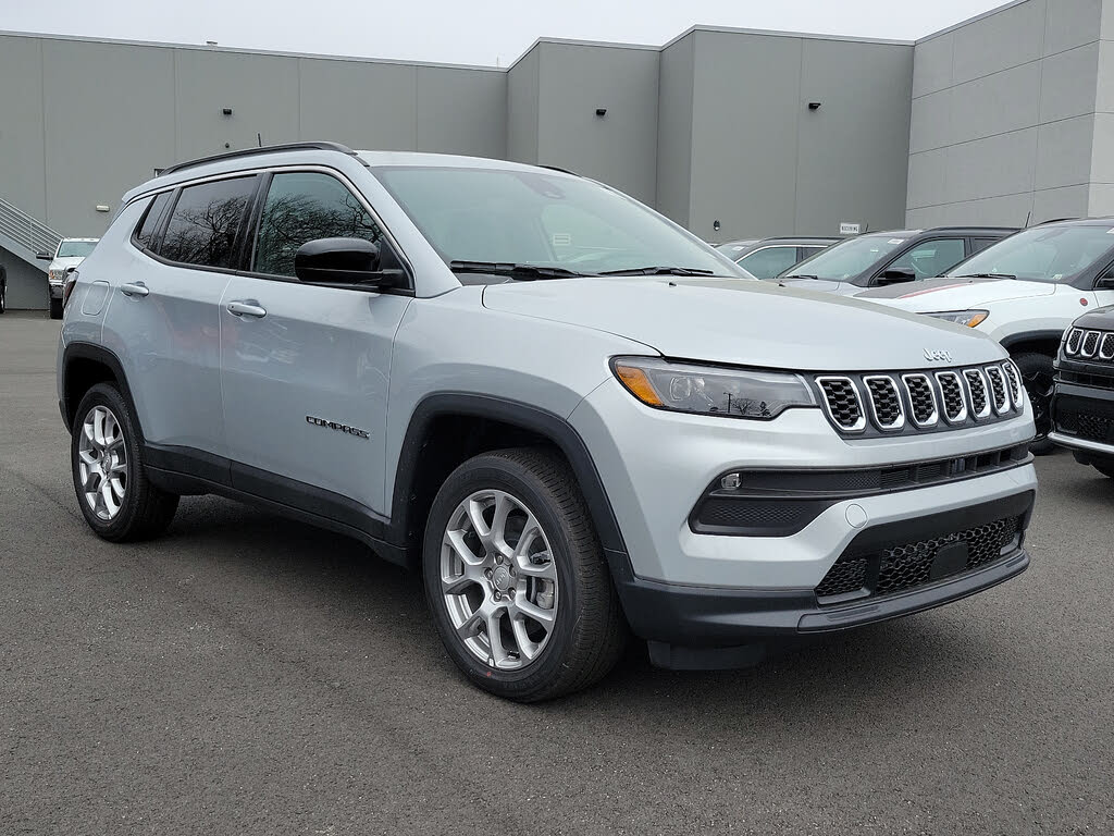 2024 Jeep Compass Latitude Lux 4WD