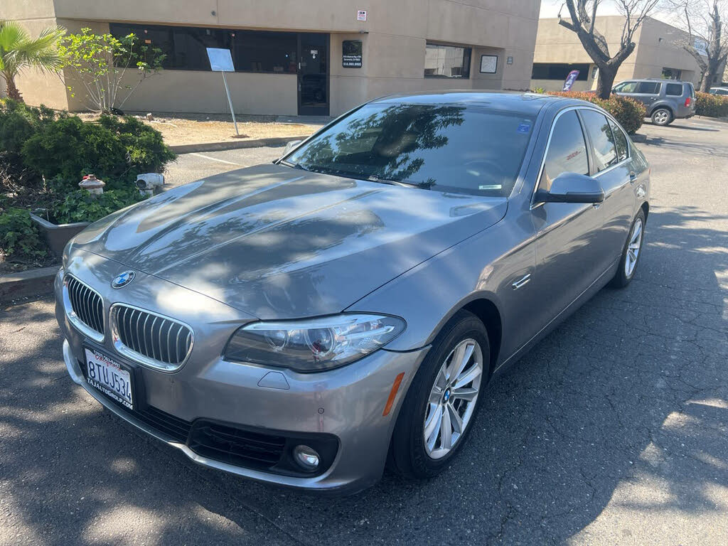 2015 BMW 5 Series 528i Sedan RWD