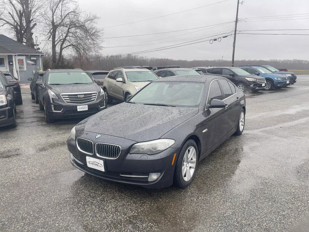 2013 BMW 5 Series 528i Sedan RWD