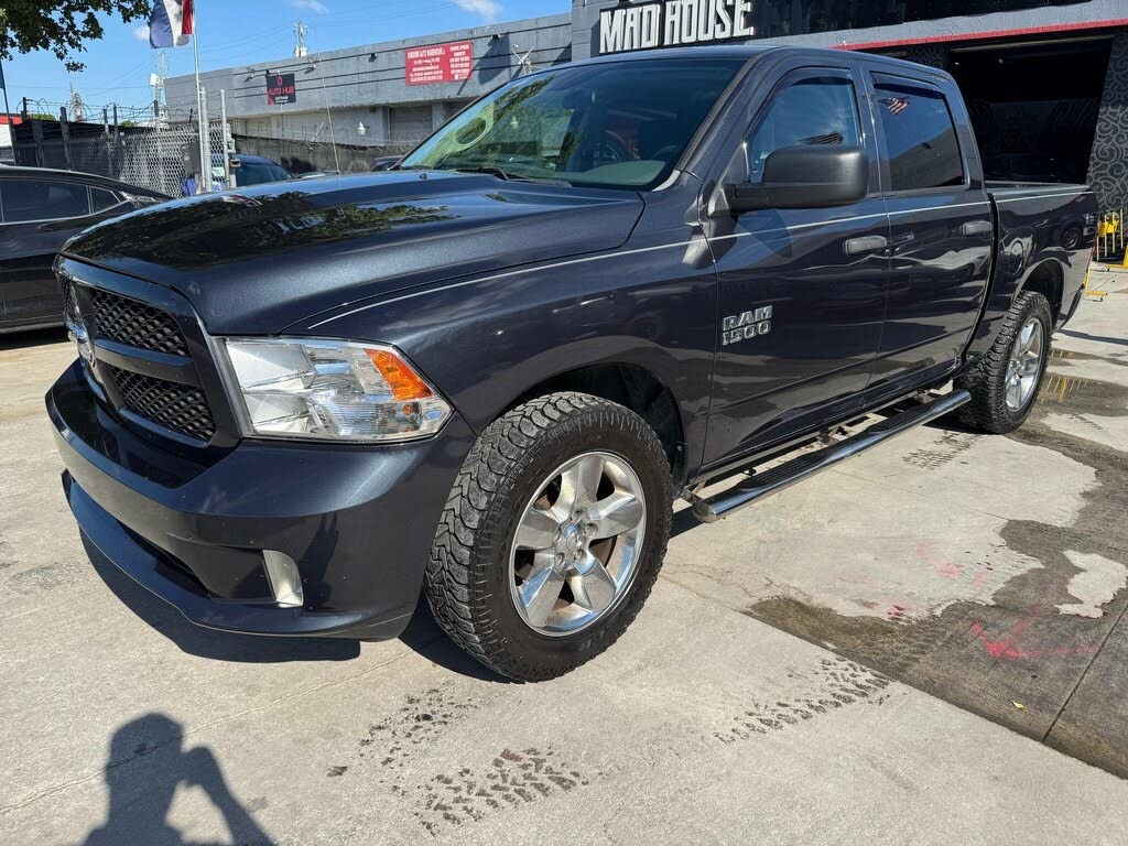 2018 RAM 1500 Express Crew Cab 4WD