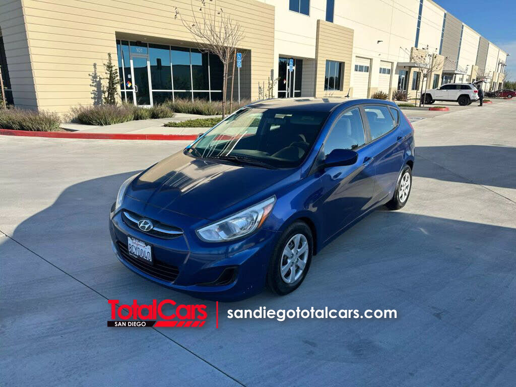 2016 Hyundai Accent SE 4-Door Hatchback FWD