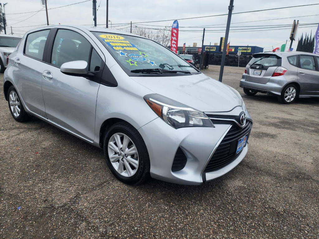2016 Toyota Yaris LE 2dr Hatchback