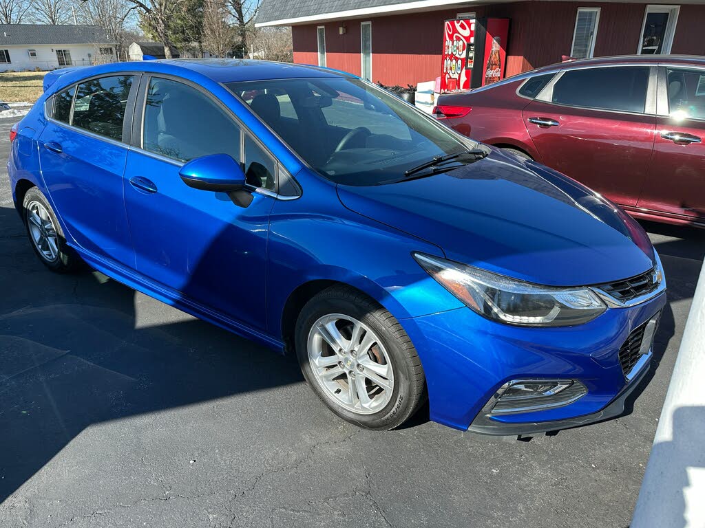 Used 2017 Chevrolet Cruze LT with VIN 3G1BE6SM6HS581014 for sale in Ruma, IL