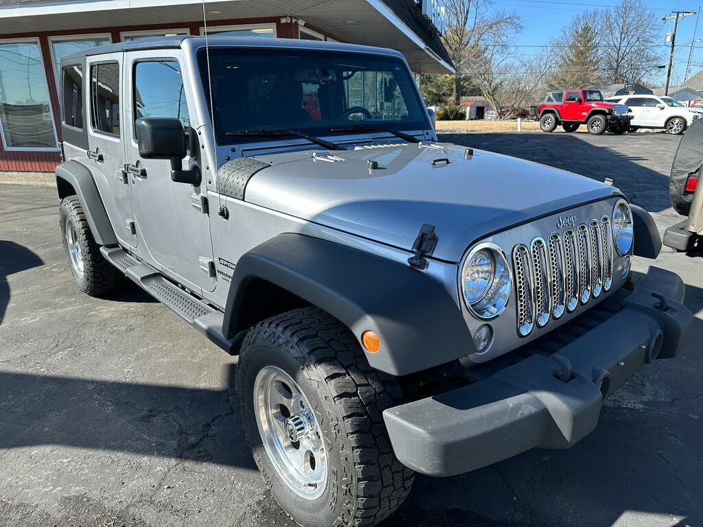Used 2016 Jeep Wrangler Unlimited Sport S with VIN 1C4BJWDG2GL285499 for sale in Ruma, IL