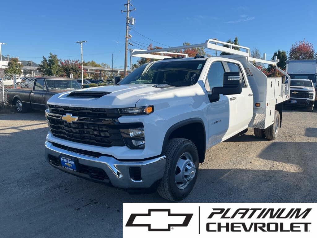 2024 Chevrolet Silverado 3500HD Chassis Work Truck Crew Cab 4WD