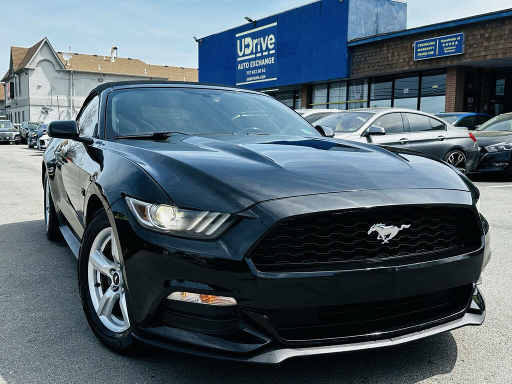 2015 Ford Mustang V6 Convertible RWD