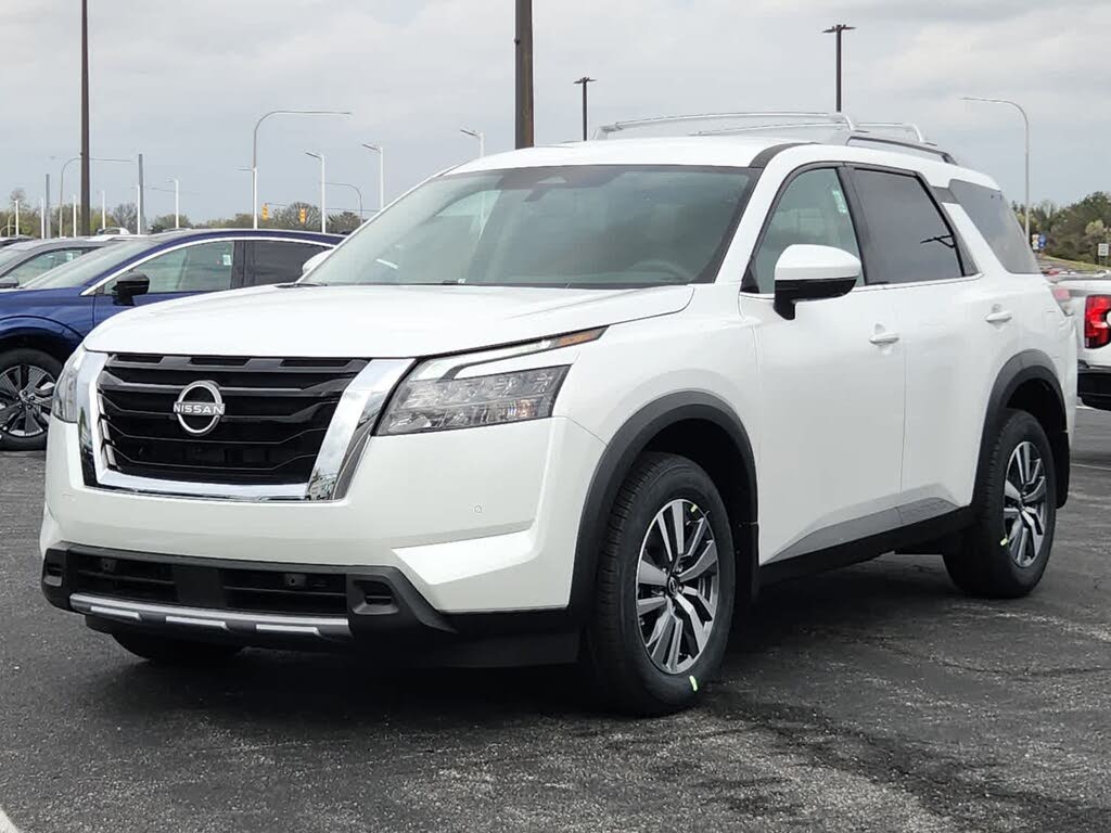 2025 Nissan Pathfinder SL 4WD