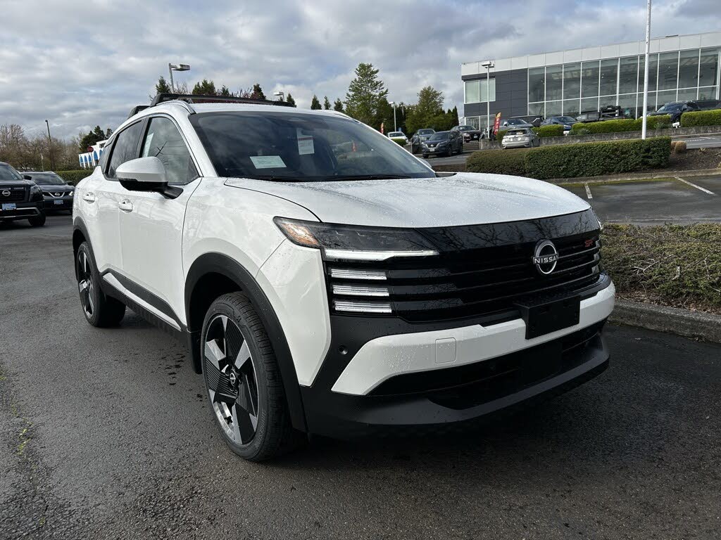 2025 Nissan Kicks SR AWD