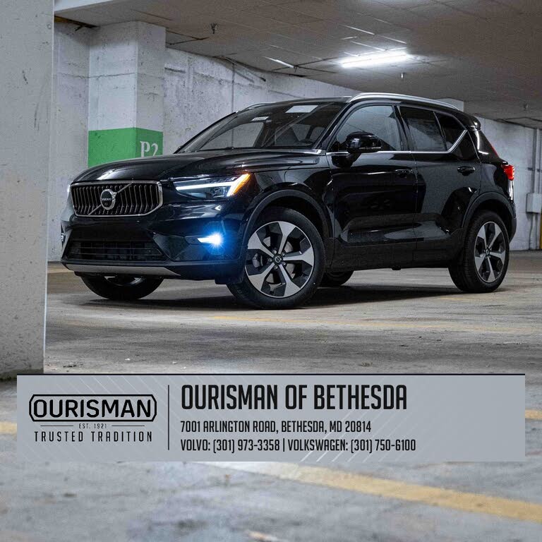 2025 Volvo XC40 B5 Plus Bright Theme AWD