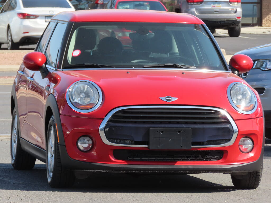2017 MINI Cooper 4-Door Hatchback FWD