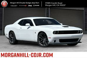Dodge Challenger R/T Scat Pack Widebody RWD