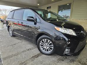 Toyota Sienna XLE 8-Passenger FWD