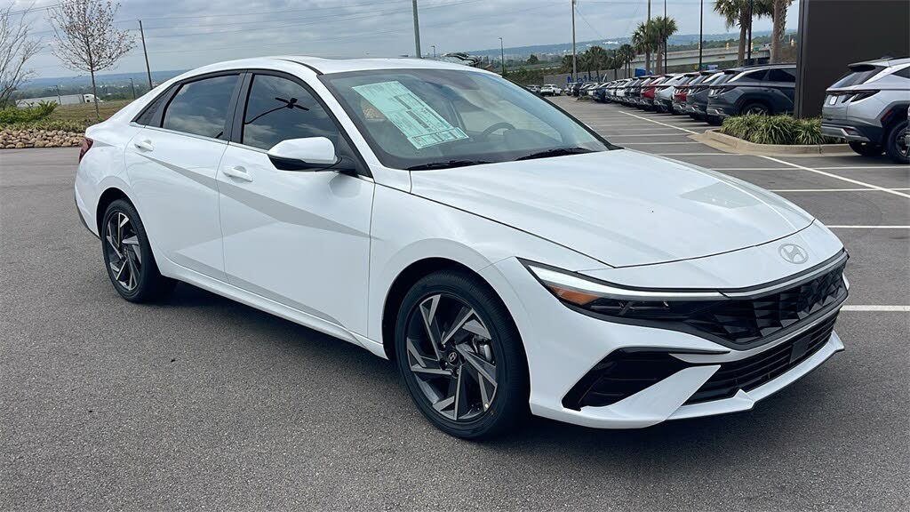 2025 Hyundai Elantra Limited FWD
