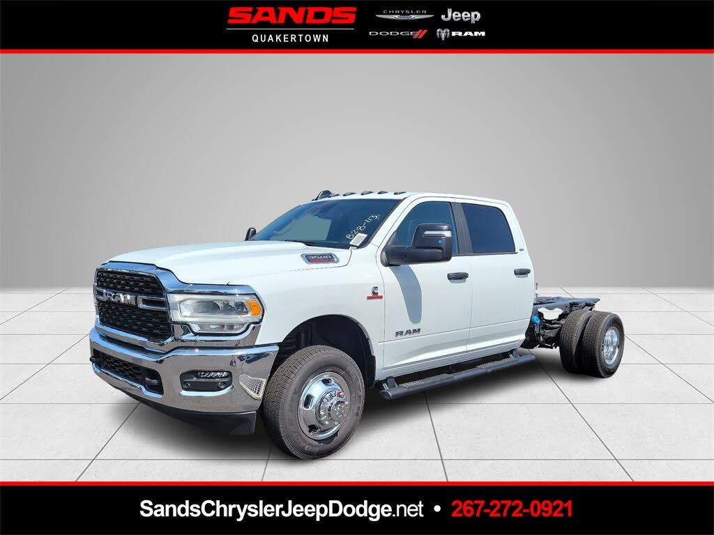 2024 RAM 3500 Chassis SLT Crew Cab LB DRW 4WD