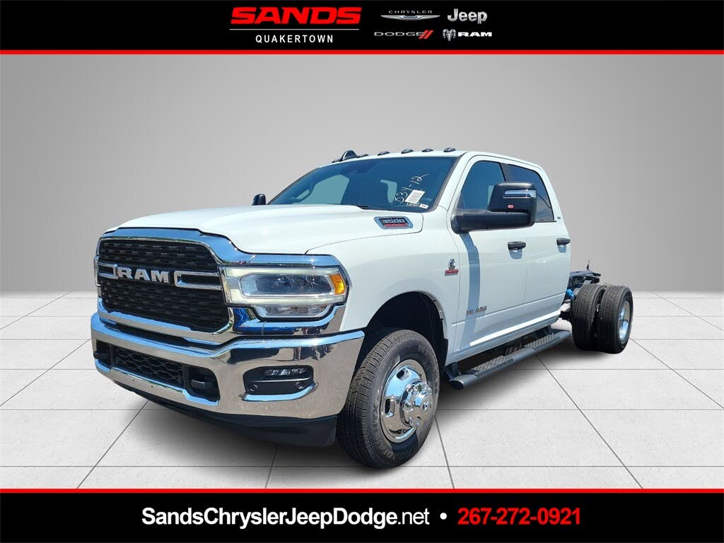 2024 RAM 3500 Chassis SLT Crew Cab LB DRW 4WD