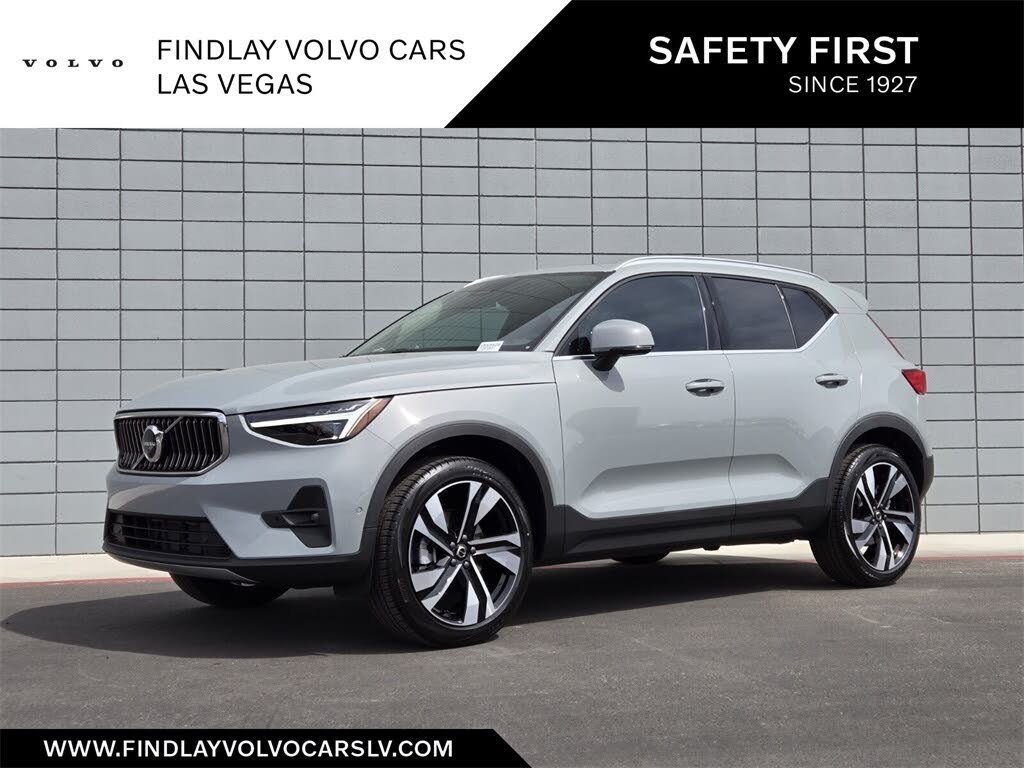 2025 Volvo XC40 B5 Ultra Bright Theme AWD