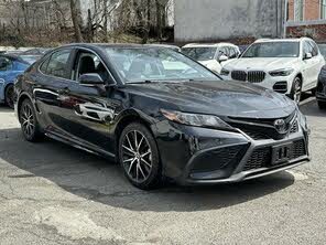 Toyota Camry SE FWD