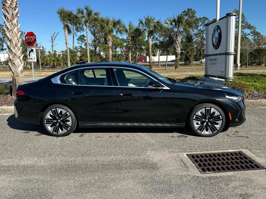 2025 BMW 5 Series 530i RWD