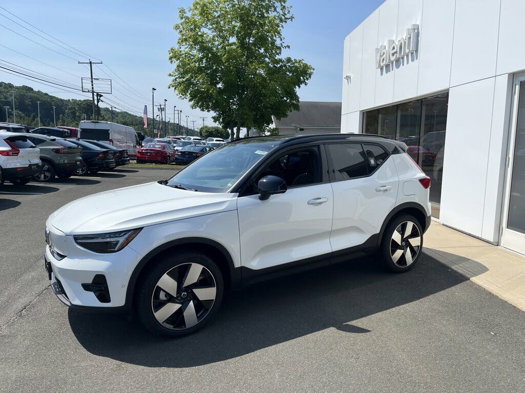 2024 Volvo XC40 Recharge Plus RWD