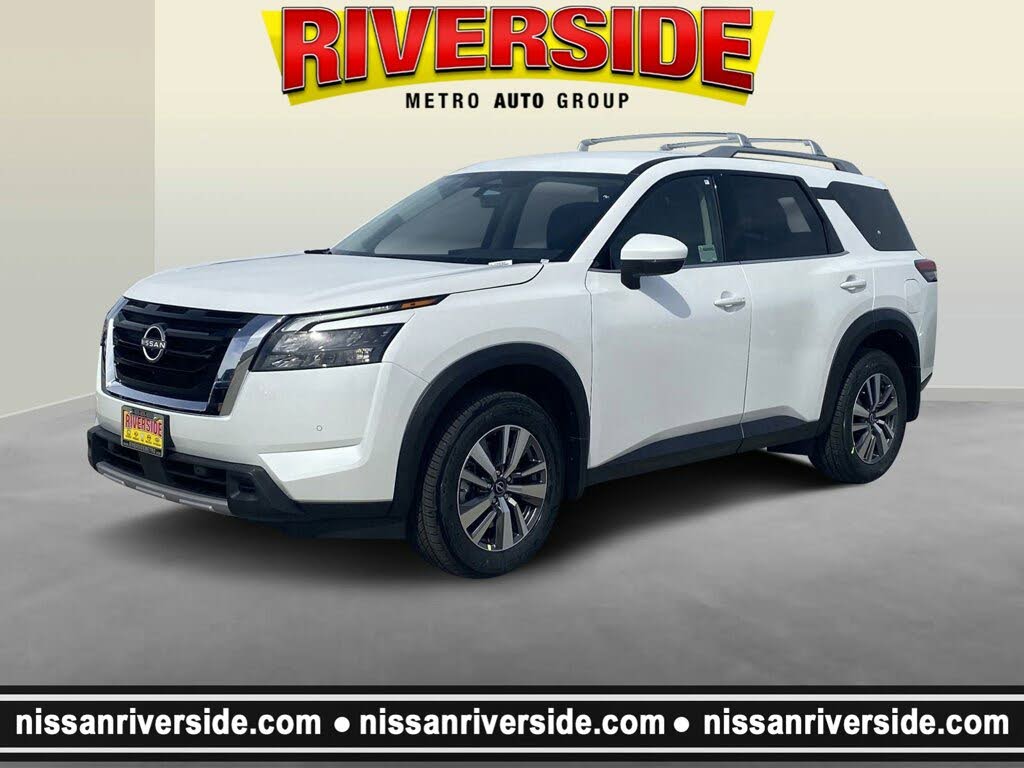 2025 Nissan Pathfinder SL FWD