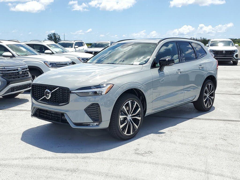 2024 Volvo XC60 B5 Plus Dark Theme AWD