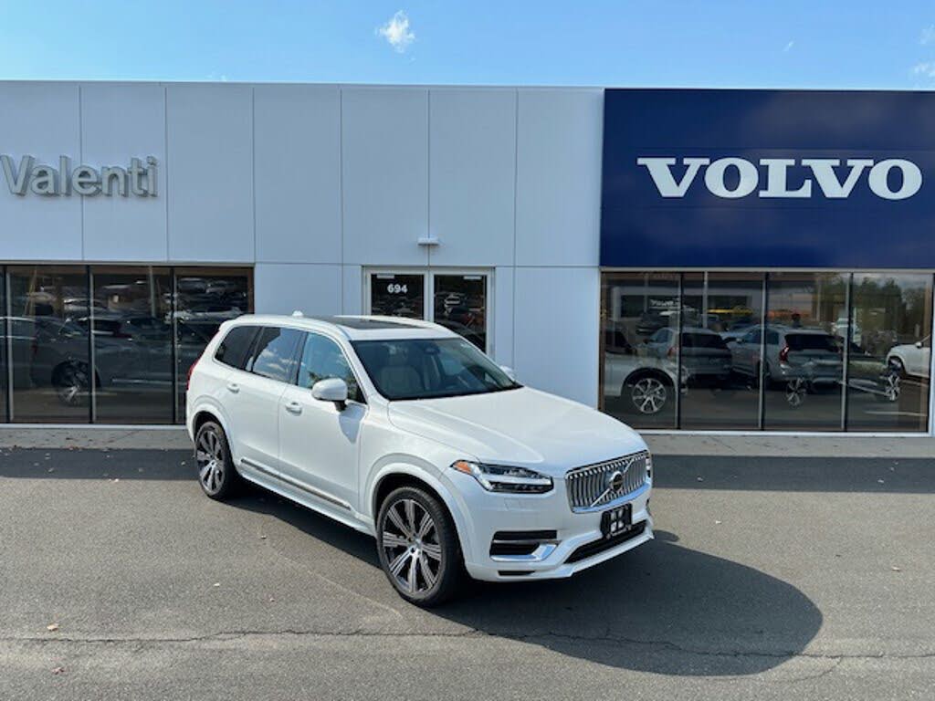 2025 Volvo XC90 T8 Core Bright Theme eAWD