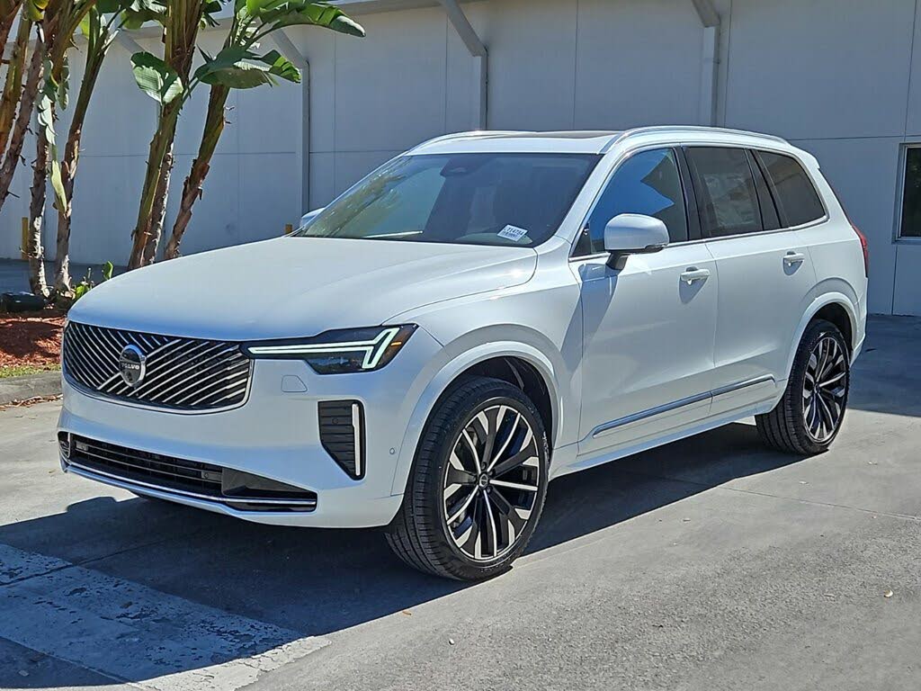 2025 Volvo XC90 B6 Plus Bright Theme 7-Passenger AWD