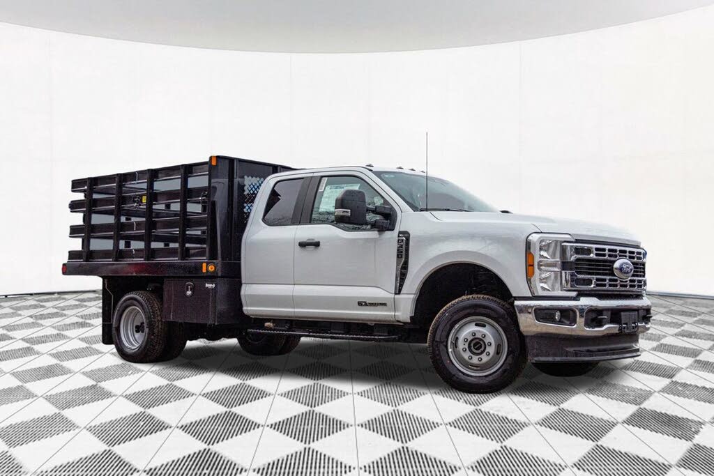 2023 Ford F-350 Super Duty Chassis