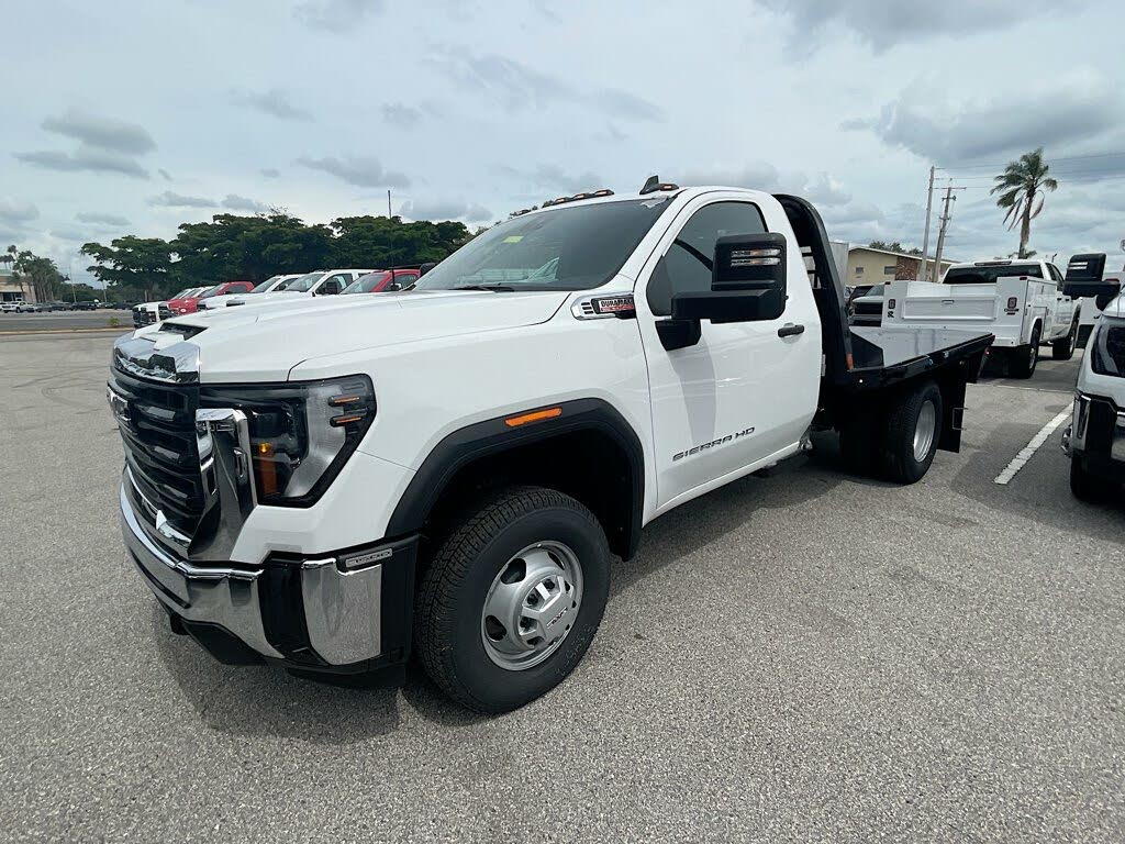 2024 GMC Sierra 3500HD Chassis Pro Regular Cab 4WD