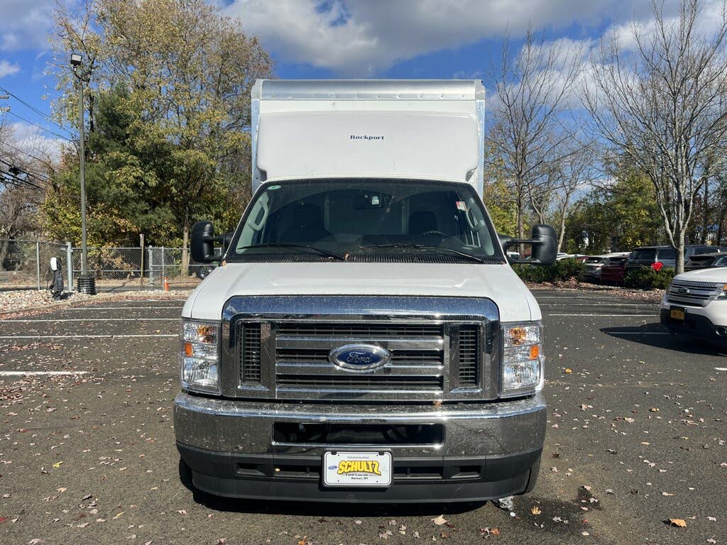 2025 Ford E-Series Chassis E-350 SD Cutaway SB DRW RWD