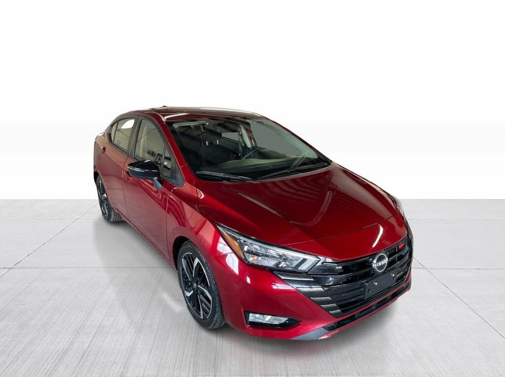 2023 Nissan Versa SR FWD