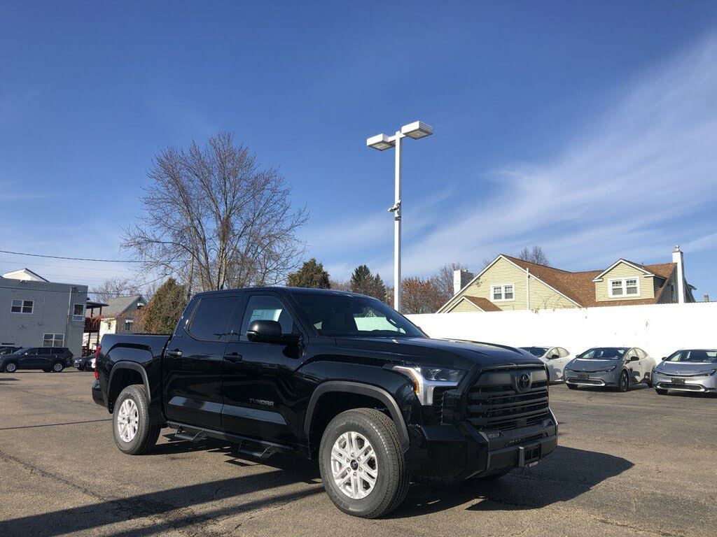 2025 Toyota Tundra SR5 CrewMax Cab 4WD