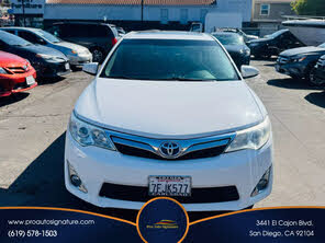 Toyota Camry Hybrid XLE FWD