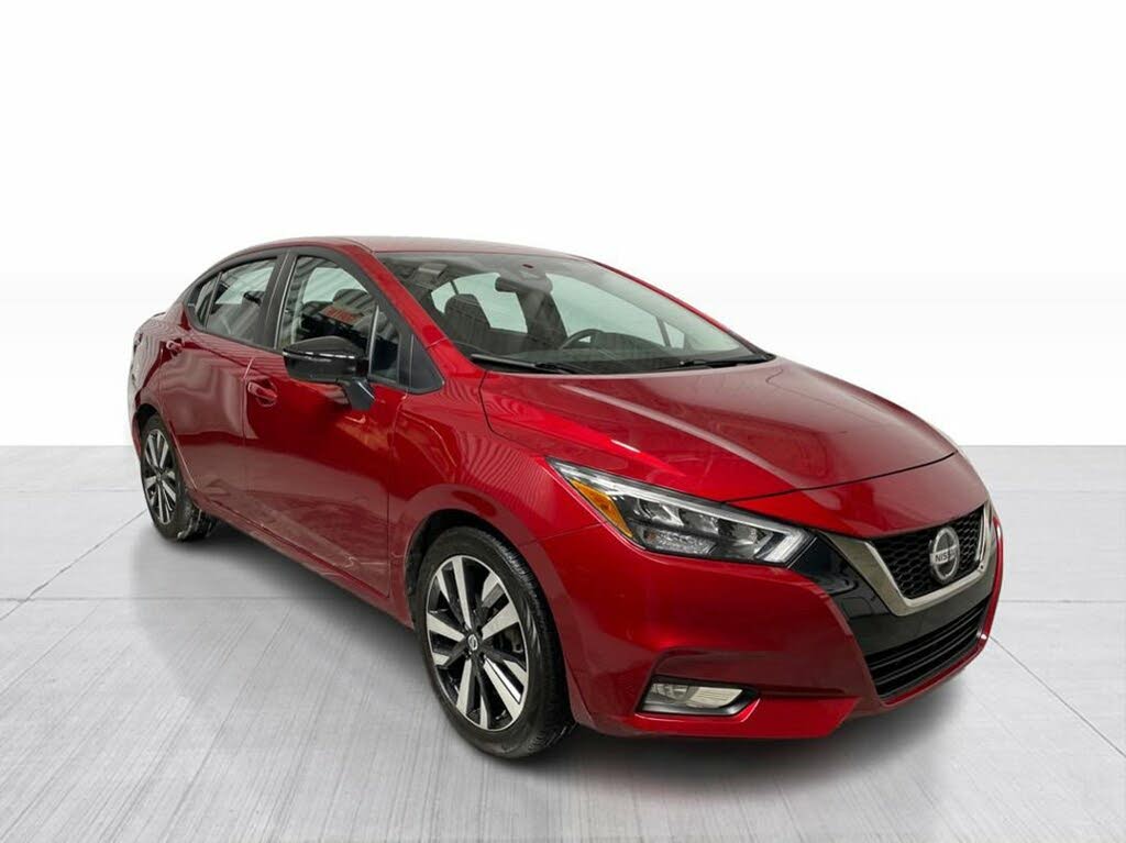2022 Nissan Versa SR FWD