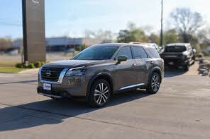 Nissan Pathfinder Platinum FWD