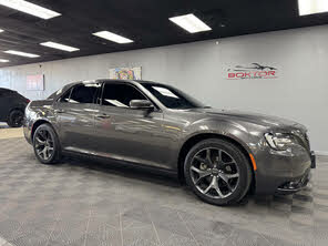 Chrysler 300 S V6 RWD