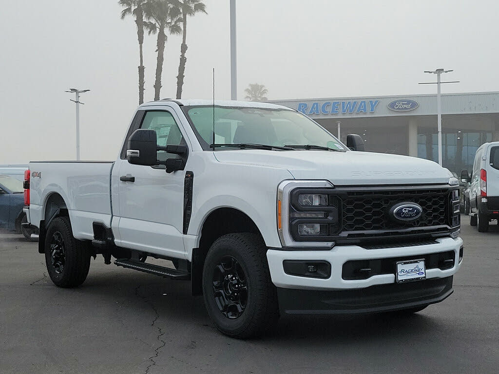 2023 Ford F-350 Super Duty XL LB 4WD