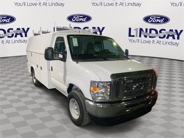 2025 Ford E-Series Chassis E-350 SD Cutaway SB DRW RWD