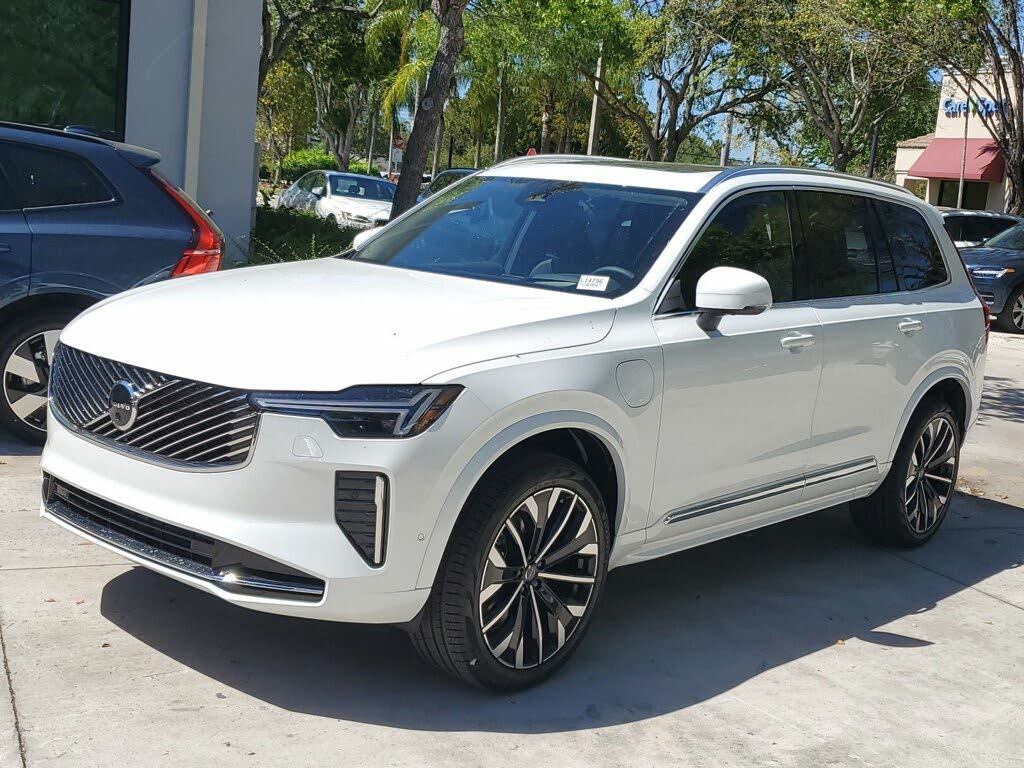2025 Volvo XC90 Recharge T8 Ultra Bright Theme 7-Passenger eAWD