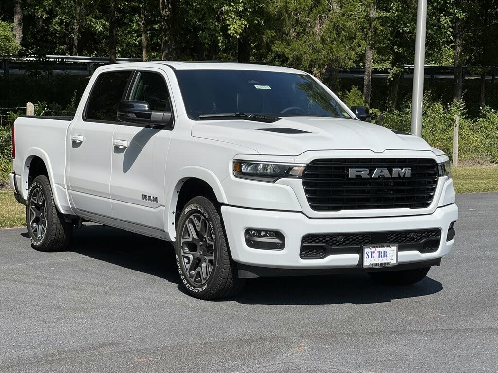 2025 RAM 1500 Laramie Crew Cab 4WD