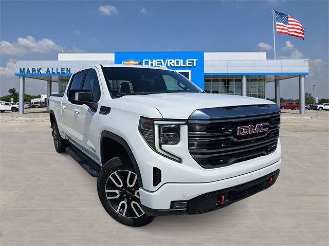 2023 GMC Sierra 1500 AT4 Crew Cab 4WD